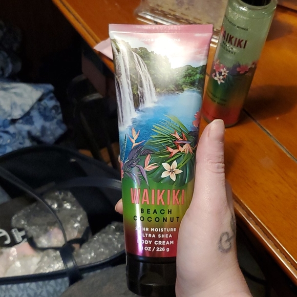 3 price set bath and bidywaikiki beach coconut - Picture 4 of 7